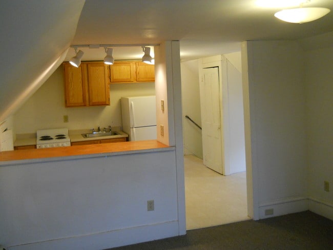 Building Photo - 43 N Willard St