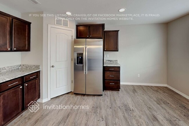 Building Photo - 4047 Creek Legend View