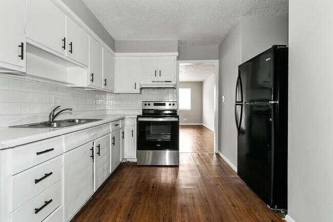 Foto del edificio - 1510-1512 North 63rd Terrace