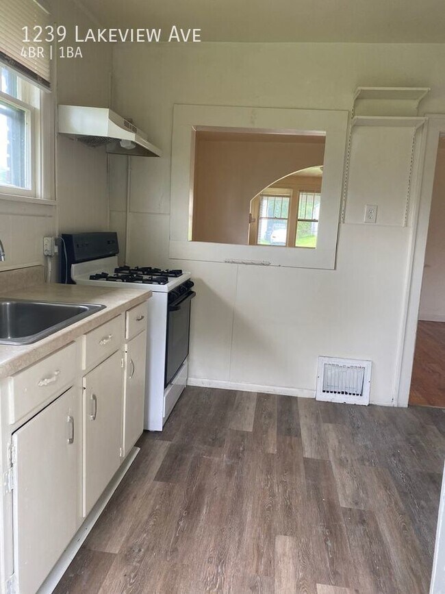 Four bedroom house House for Rent in Spanish Lake, MO