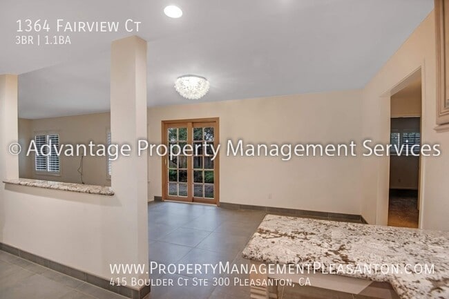 Foto del edificio - 1364 Fairview Ct