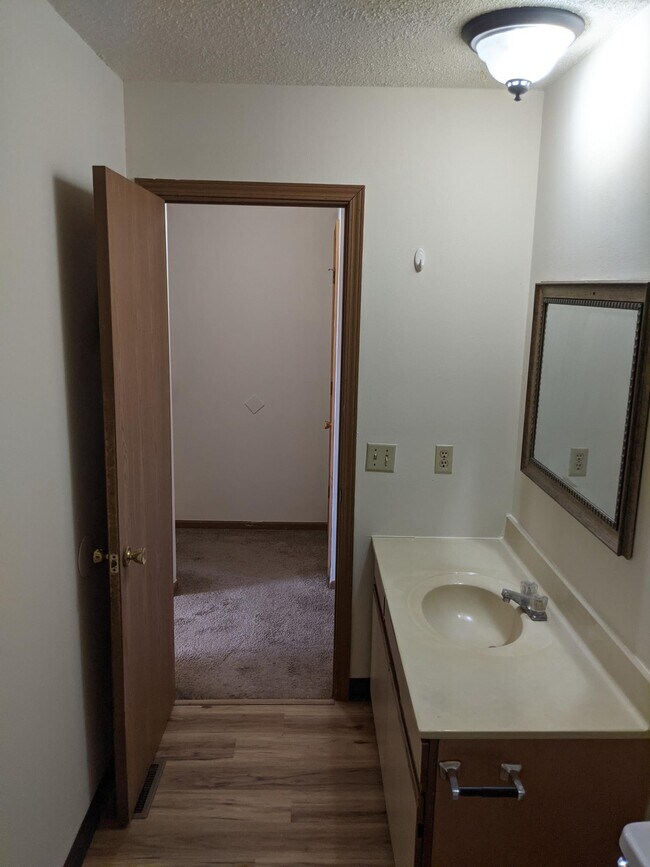 Building Photo - 2273 Pinta Dr