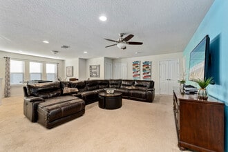 Building Photo - 8845 Rhodes St