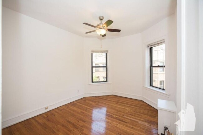 Foto del edificio - 2 bedroom in Chicago IL 60657