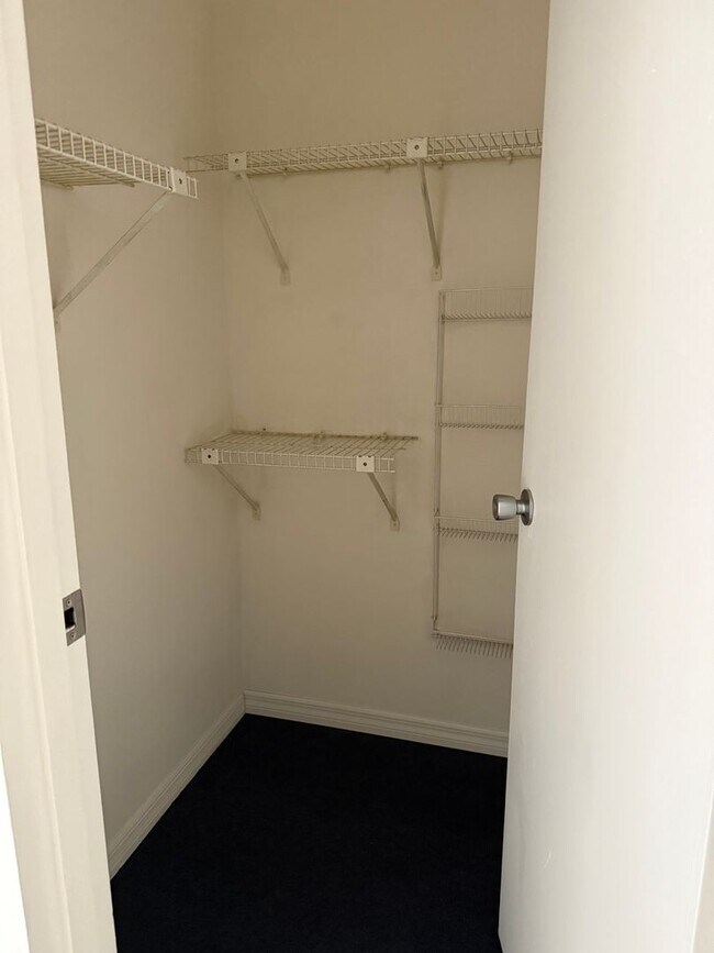 Building Photo - LEASE NOW AND ENJOY 50% OFF 2ND MONTH! Loc...
