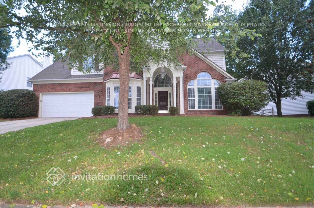 Primary Photo - 6018 Swanston Dr