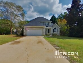 Building Photo - 2622 Lone Oak Trail