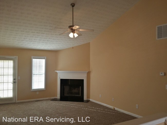 Building Photo - 15 Sunflower Ln