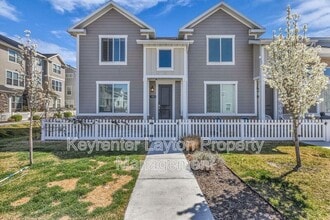 Building Photo - 955 N 800 E