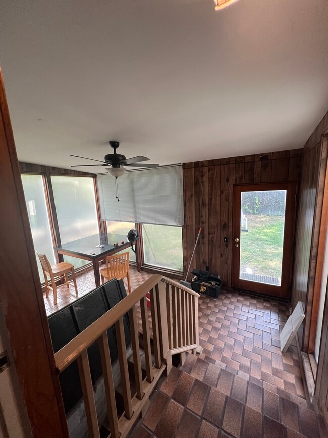 Building Photo - 14 Sayles Ave