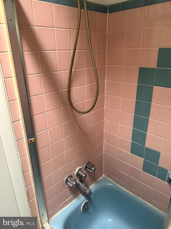 Foto del edificio - 7258 Mansfield Ave