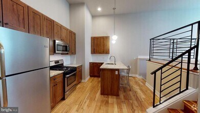 Building Photo - 2701 W Girard Ave