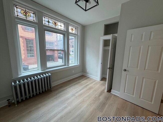 Building Photo - 38 Hemenway St