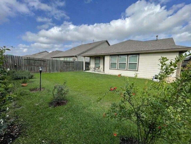 Foto del edificio - 4815 Chestnut Valley Ln