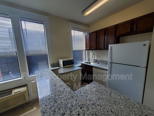 Foto del edificio - 815 Maryland Ave NE