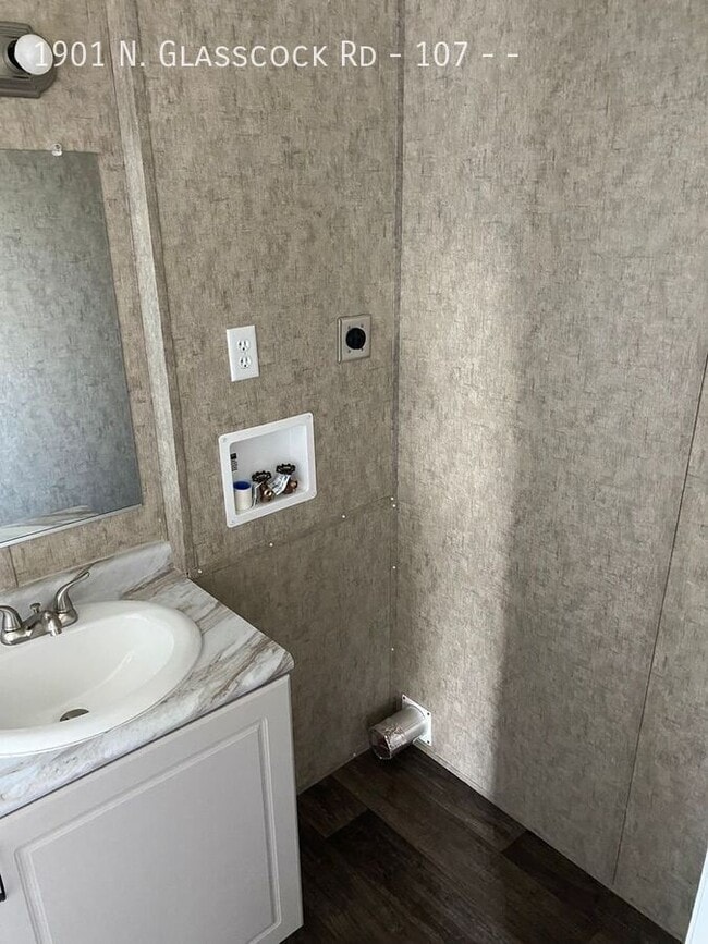 Foto del edificio - 1901 N Glasscock Rd