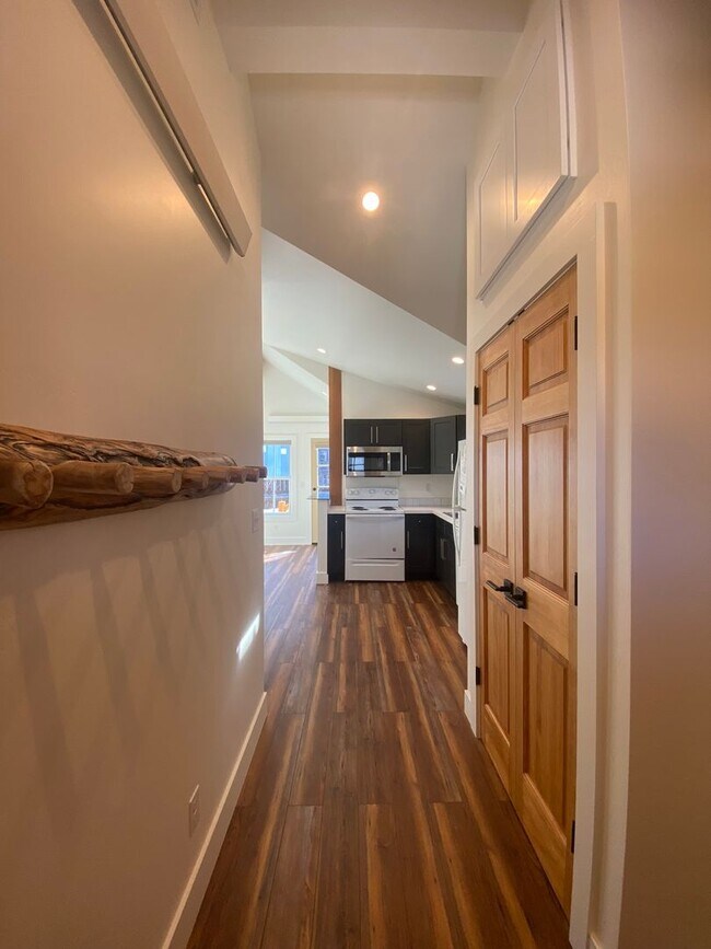 Building Photo - Accessory dwelling on the creek!