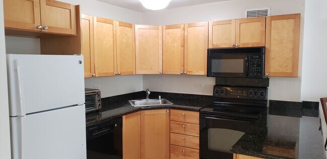 Foto del edificio - Window AC. Waikiki. Near Beaches.