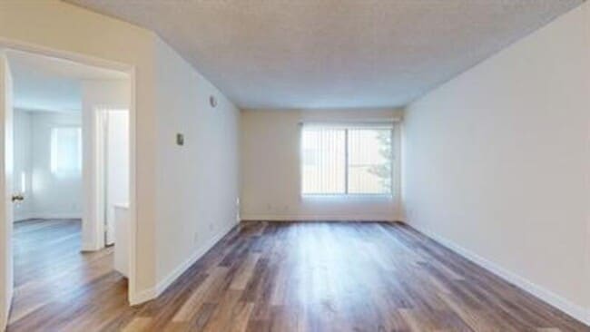 Foto del edificio - 12500 Culver Blvd