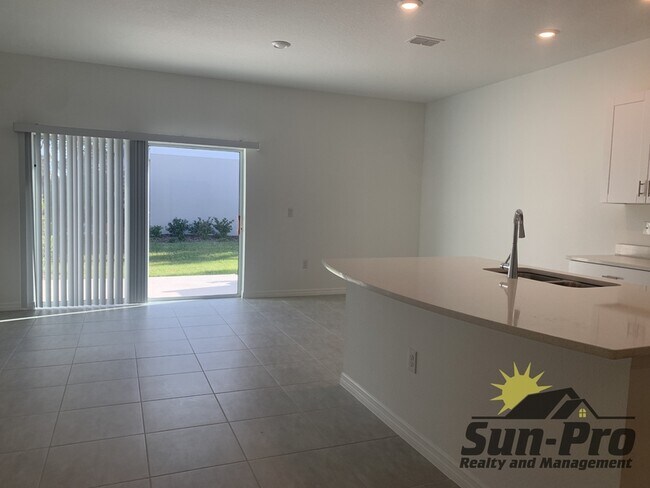 Foto del edificio - 172 Riverfront Wy