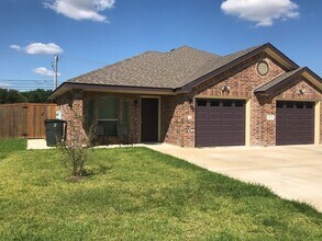 Building Photo - 4603 Skyflower Ln