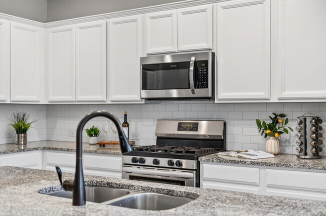 Foto del edificio - 2626 Lemonwood Ln