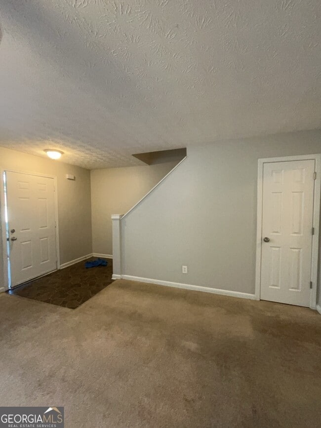 Foto del edificio - 5801 Strathmoor Manor Cir