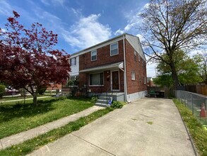 Building Photo - 7409 25th Ave
