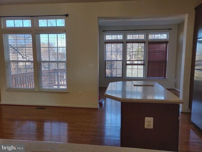 Building Photo - 4638 Odessa Dr