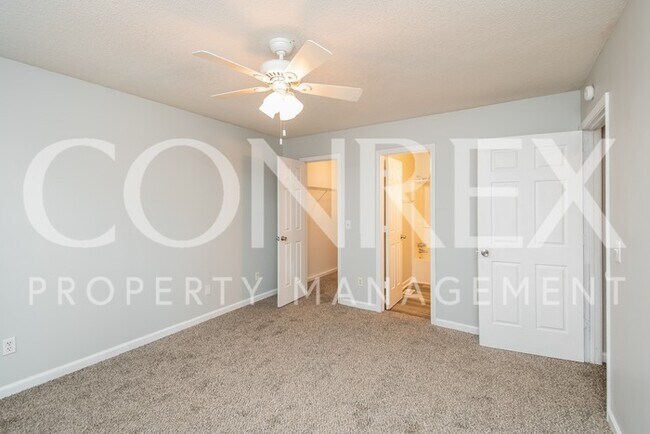 Building Photo - Beautiful 3 Bedroom with Open Floor Plan!