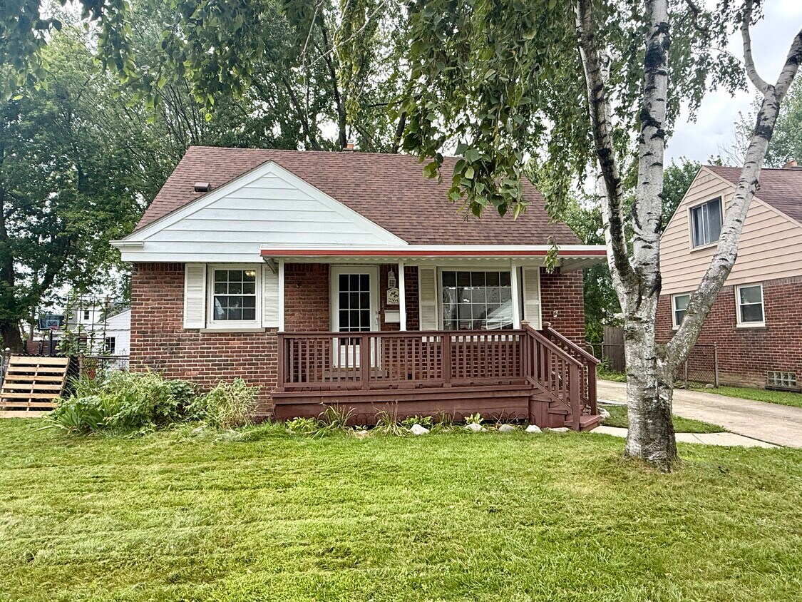 Foto principal - 25645 Arlington St