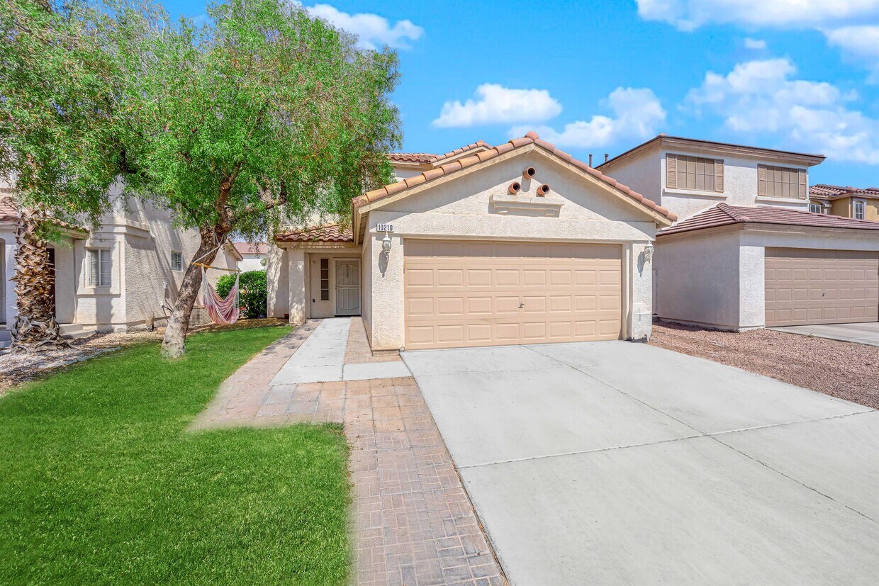 Primary Photo - 10210 Maltese Cross Ct
