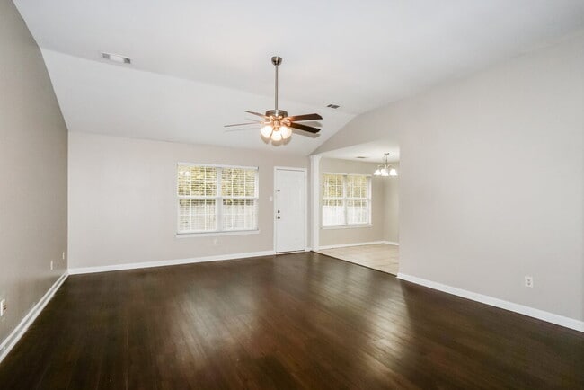 Building Photo - 145 Pine Ridge Ln