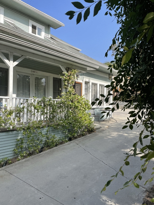 Entrance - 1405 Scott Ave