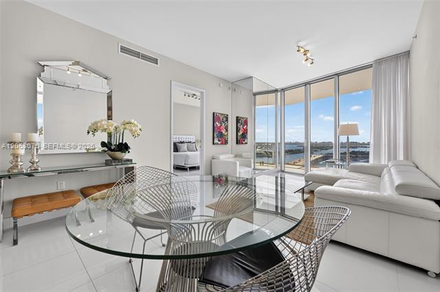 Foto del edificio - 1100 Biscayne Blvd
