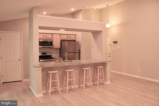 Building Photo - 60 Inverness Cir