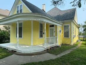 Building Photo - 2009 Mitchell Ave