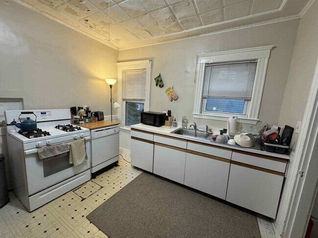 Foto del edificio - 28 Sunset Rd