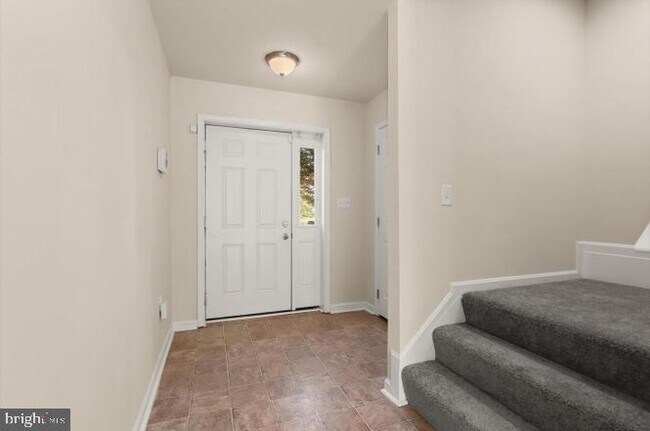 Building Photo - 1 Karendale Ct