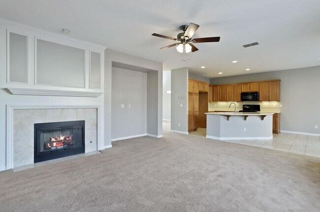 Foto del edificio - 353 Rosebriar Pl