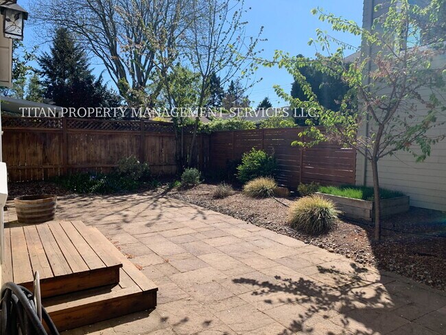 Foto del edificio - Beautiful 3BR/2BA Home in NE Portland | 1,600 Sq Ft | Private Fenced Yard | W/D Included