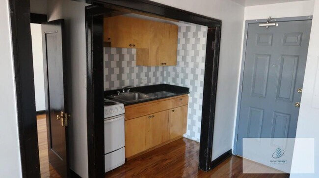 Foto del edificio - 846 W Montrose Ave