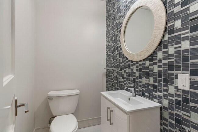 Foto del edificio - 15 Harwood Ct