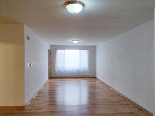 Building Photo - 522 W 26th St