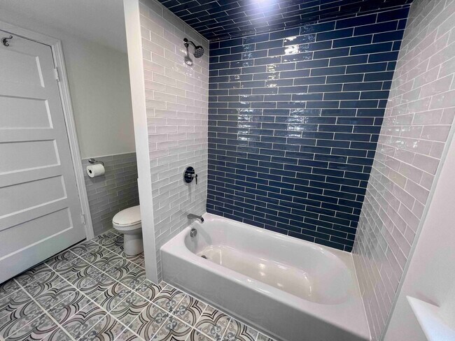 Foto del edificio - 61 Wollaston Ave