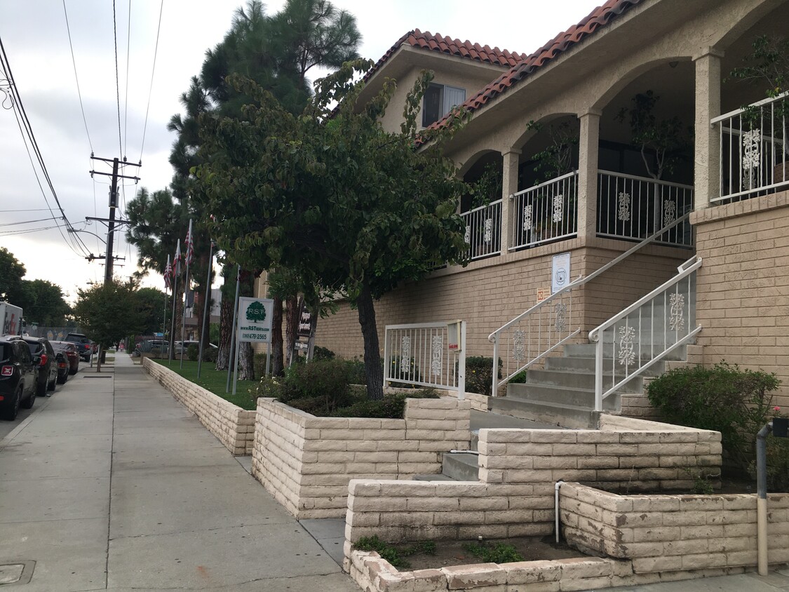 4205 W 129th St, Hawthorne, CA 90250 Apartments in Hawthorne, CA