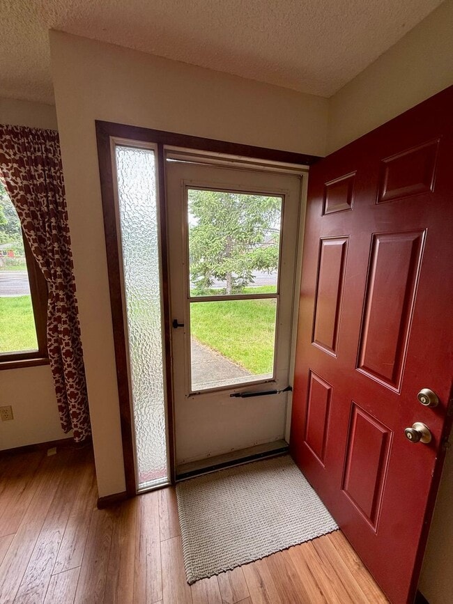 Building Photo - Lovely 4 Bed 2 Bath Home in Lewis & Clark Neighborhood!
