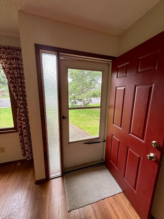 Foto del edificio - Lovely 4 Bed 2 Bath Home in Lewis & Clark Neighborhood!