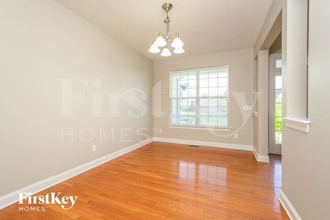 Building Photo - 221 Ironwood Dr