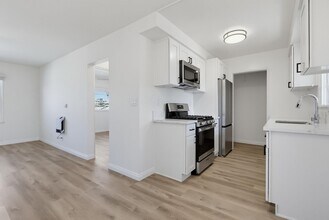 Interior Photo - 6627 Crenshaw Blvd